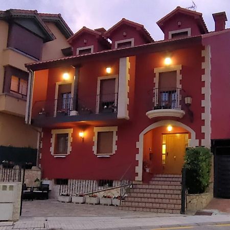 Hosteria Los Laureles Noja Bagian luar foto