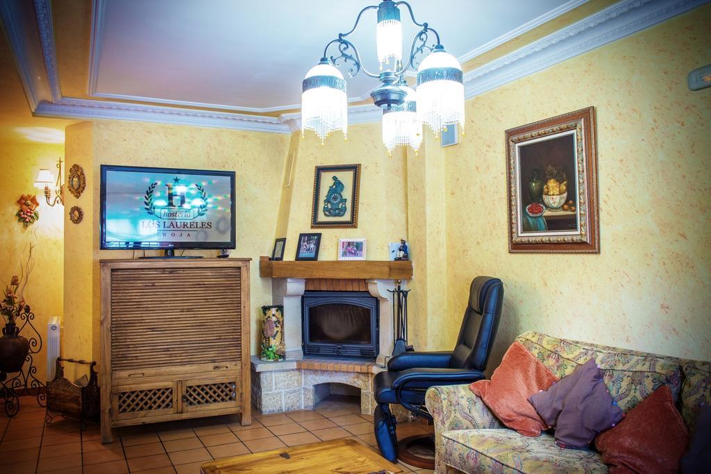 Hosteria Los Laureles Noja Bagian luar foto